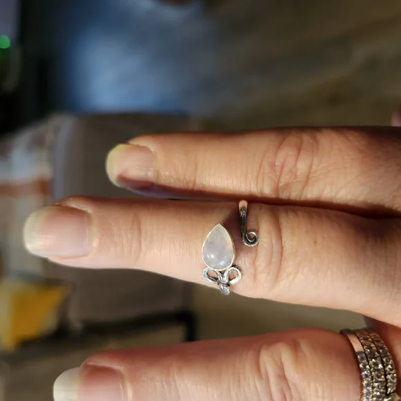 Elegant Silver Teardrop Moonstone Ring - Picture 2 of 4